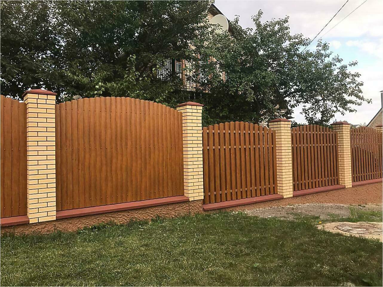 забор из штакетника 80м орех фото4 в Вельске