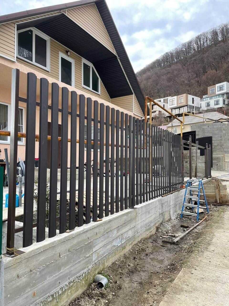 Забор из штакетника 35м RAL8019 Темный Шоколад МАТТЕ в Вельске