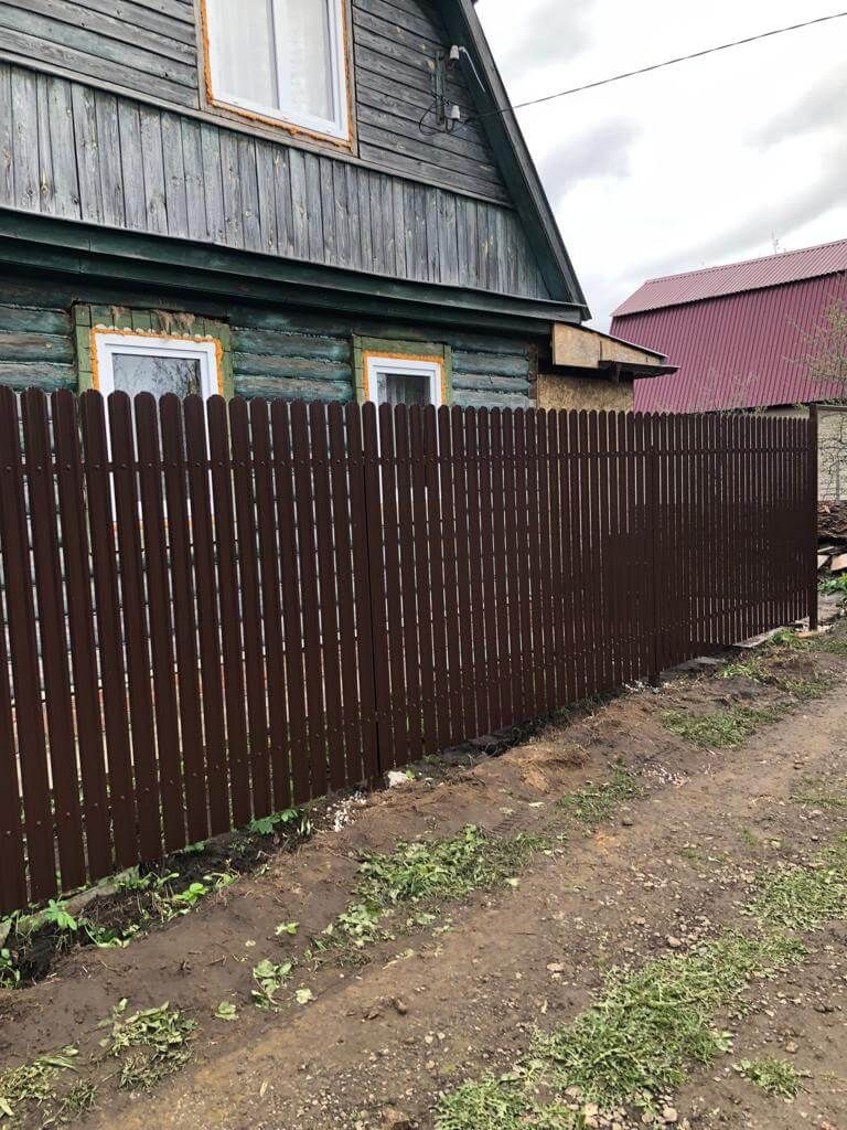 Забор из штакетника ЭКО-М 22м RAL8017/8017 Шоколад двусторонний в Вельске
