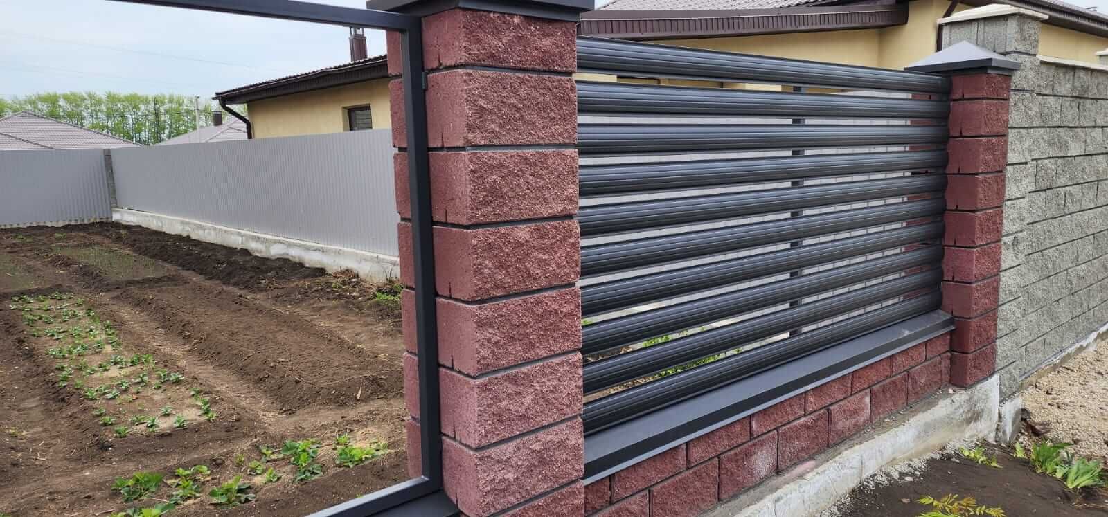 Забор-ранчо из штакетника 21м RAL7024/7024 Серый Графит МАТТЕ фото 7 в Вельске