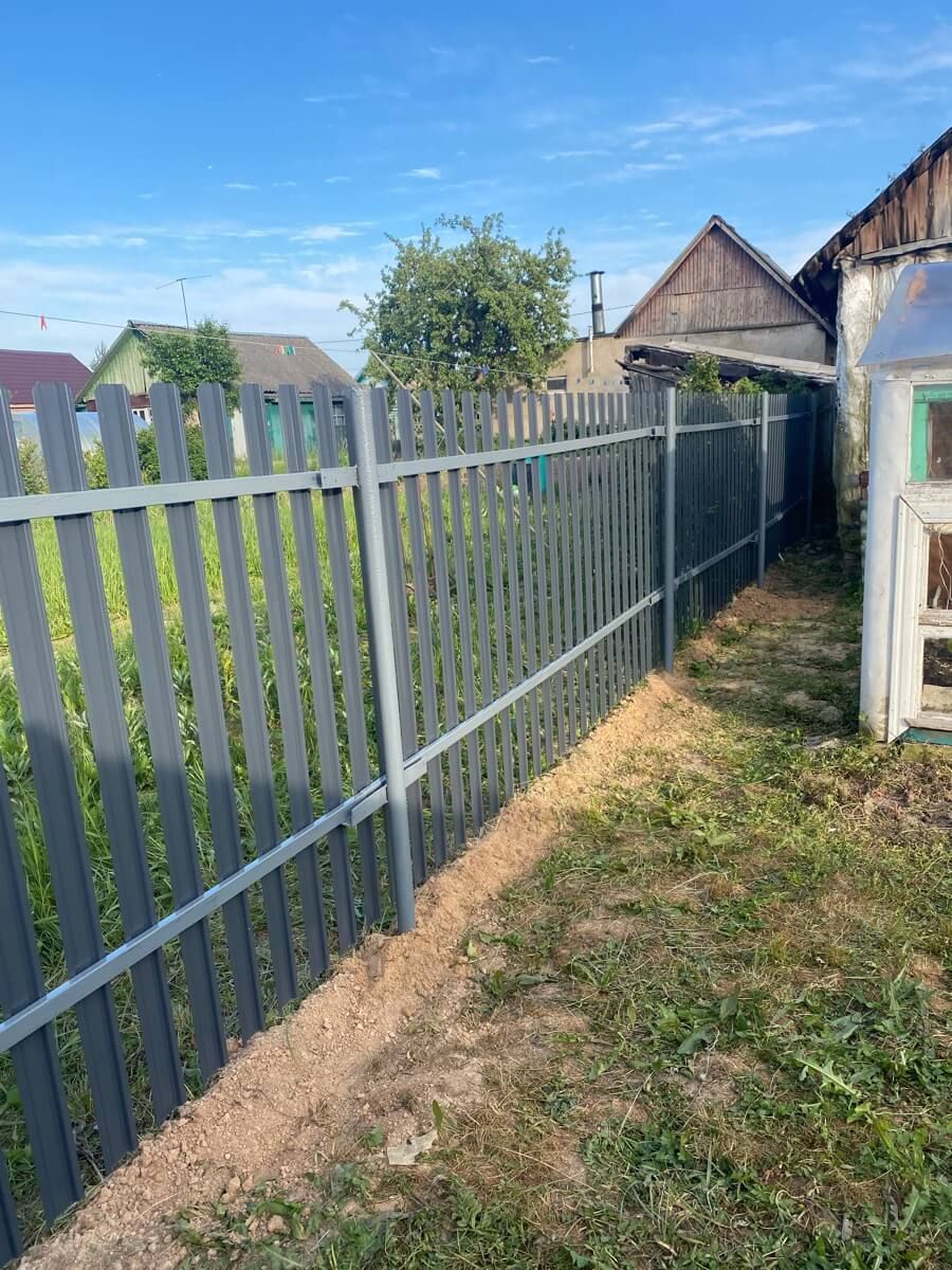 Забор из п-образного штакетника 15м RAL7024/7024 Серый Графит двусторонний в Вельске