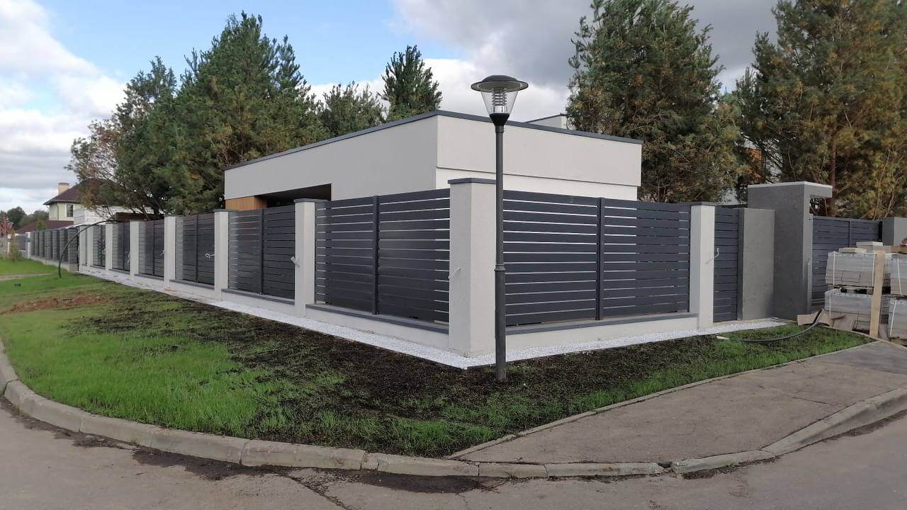 Забор-ранчо из металлопланкена 36м RAL7024 Серый Графит фото 7 в Вельске