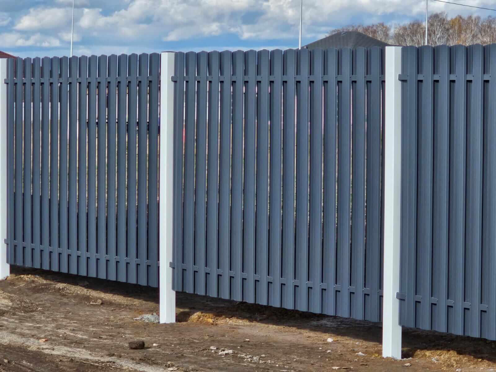 Забор из евроштакетника 234м RAL7024/7024 Серый Графит двусторонний фото 1 в Вельске