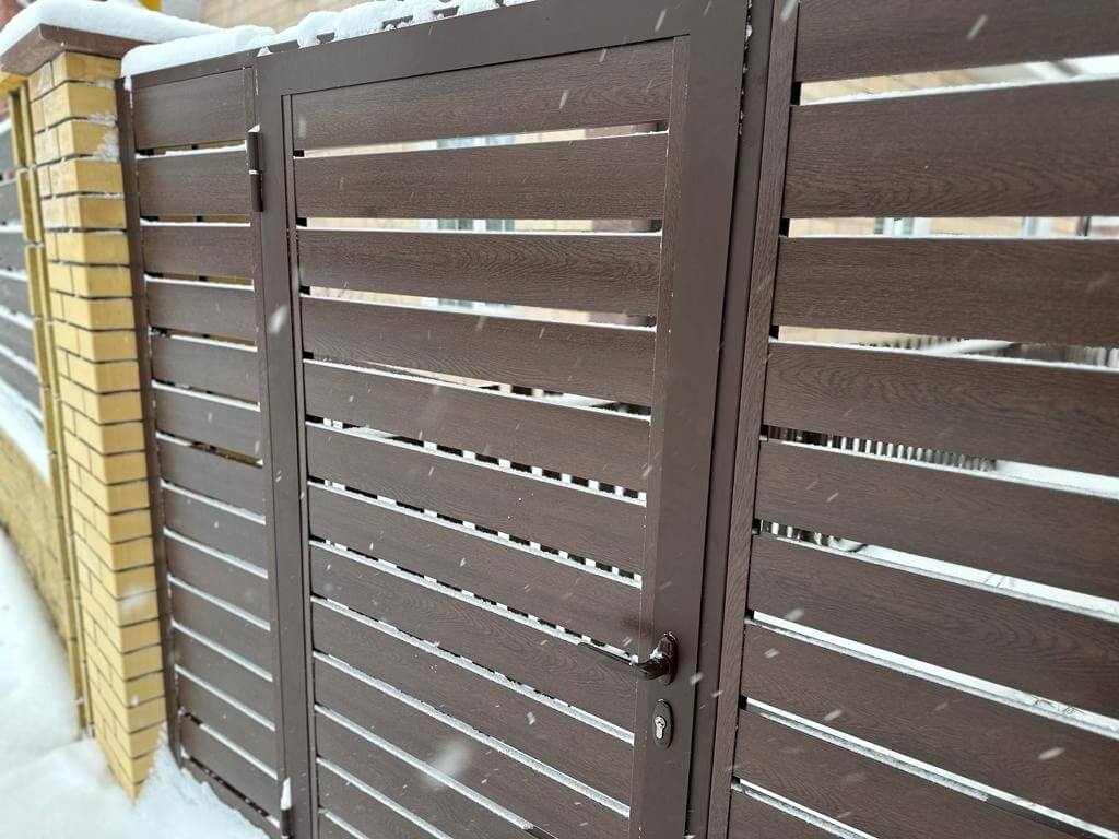 Забор-ранчо из металлопланкена 34м Мореный Дуб Printech фото 1 в Вельске