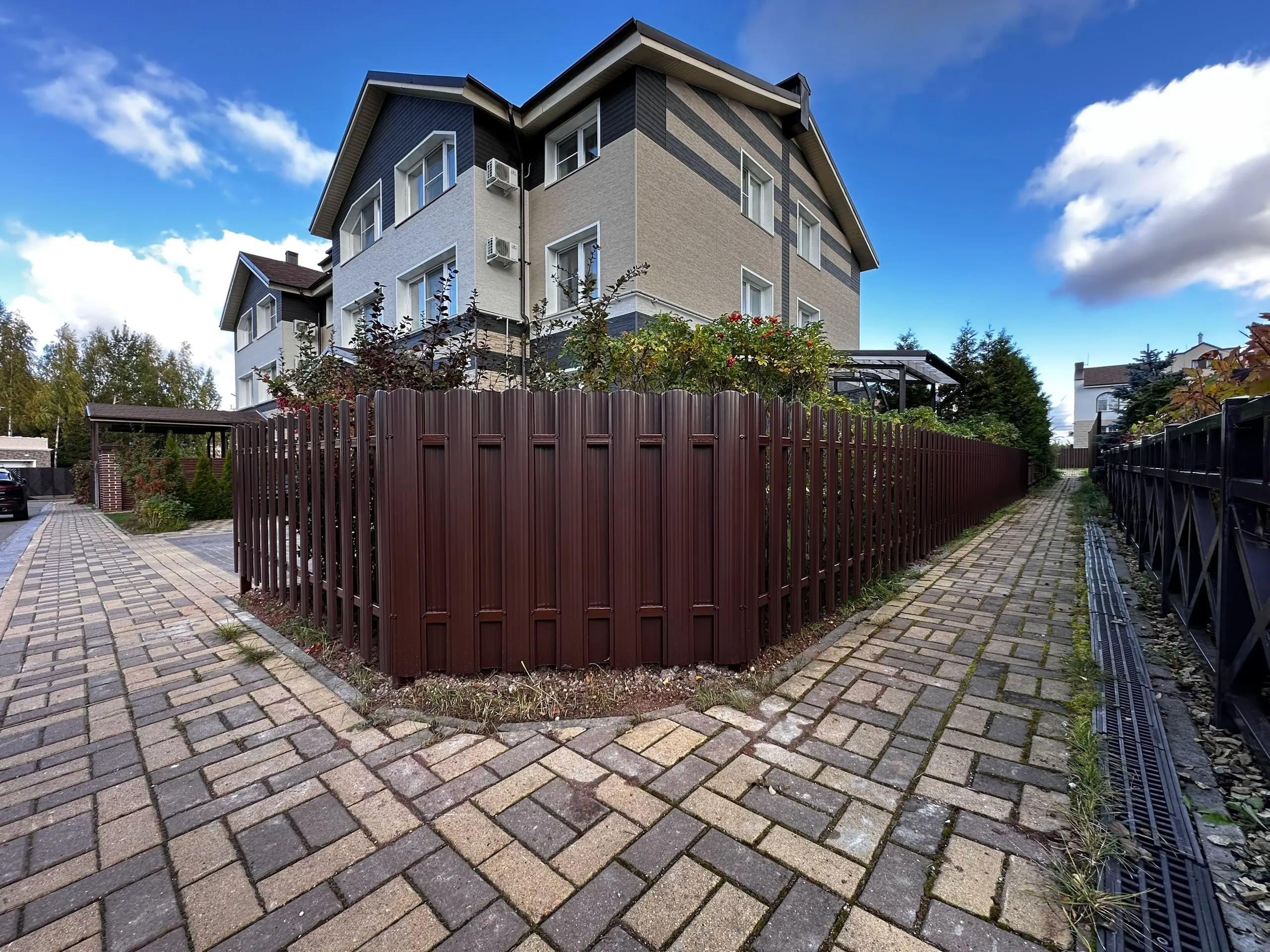 Заборчик из евроштакетника 18м RAL8017/8017 Шоколад двусторонний фото 1 в Вельске